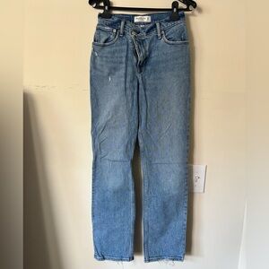 Abercrombie Curve Love Ultra High Rise 90s Straight Jean